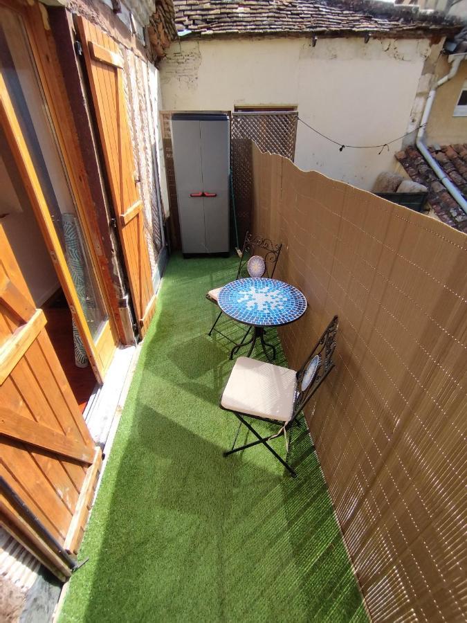Ferienwohnung Studio Duplex Au Coeur Du Quartier Historique! Bergerac Exterior foto